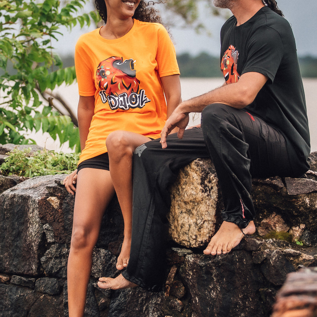 bat wey - T-shirt Femme To djol Singe Hurleur - Guyane - Model